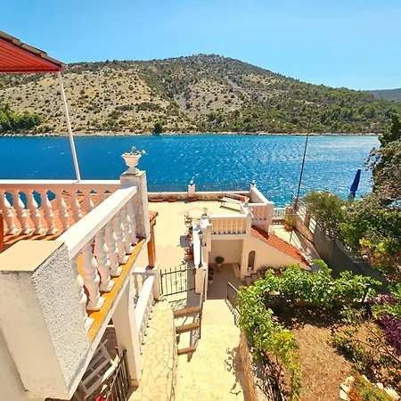 Mit Balkon In Der Zweiten Etage By Interhome Vinišće