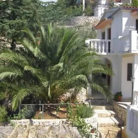Mit Balkon In Der Zweiten Etage By Interhome Vinišće